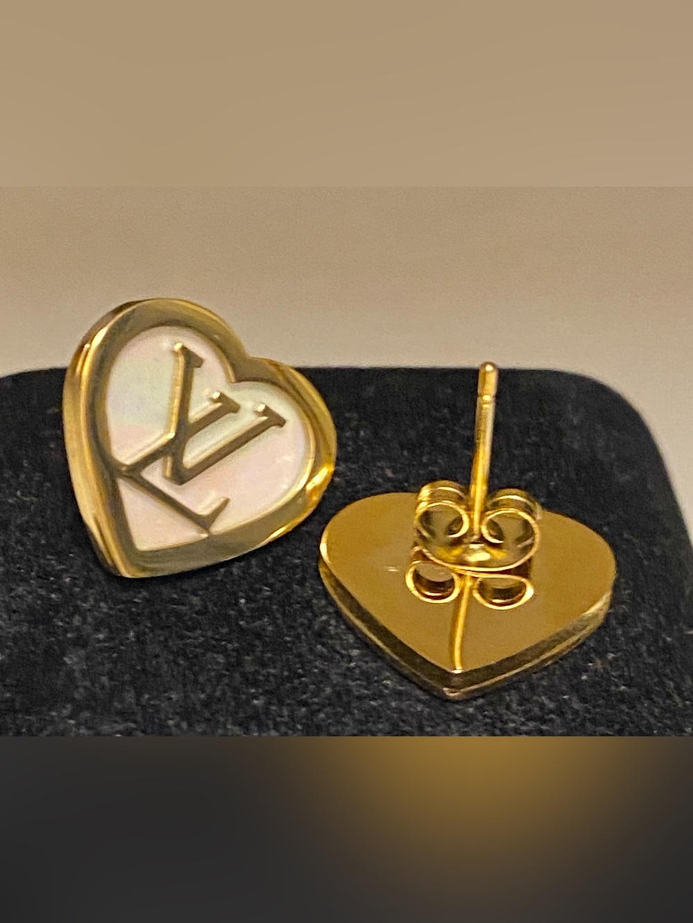 Fashion Jewelry 14K Gold Plated Heart Logo Stud Earrings Mother of Pearl